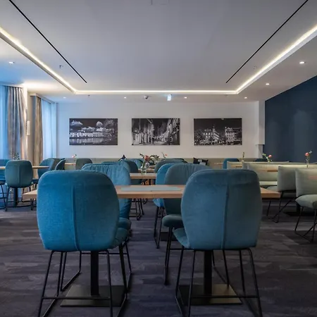 Western Prisma Ноймюнстер