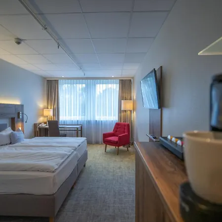 Отель Western Prisma