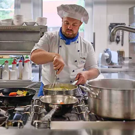 Western Prisma Отель Ноймюнстер