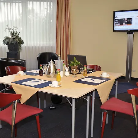 Отель Western Prisma Ноймюнстер