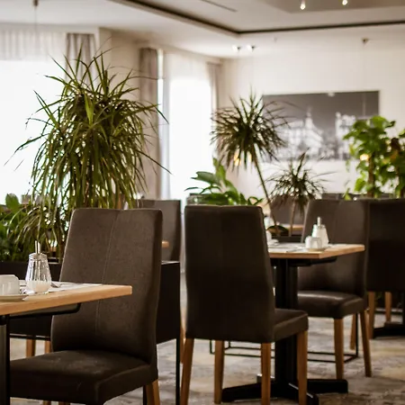 Отель Western Prisma